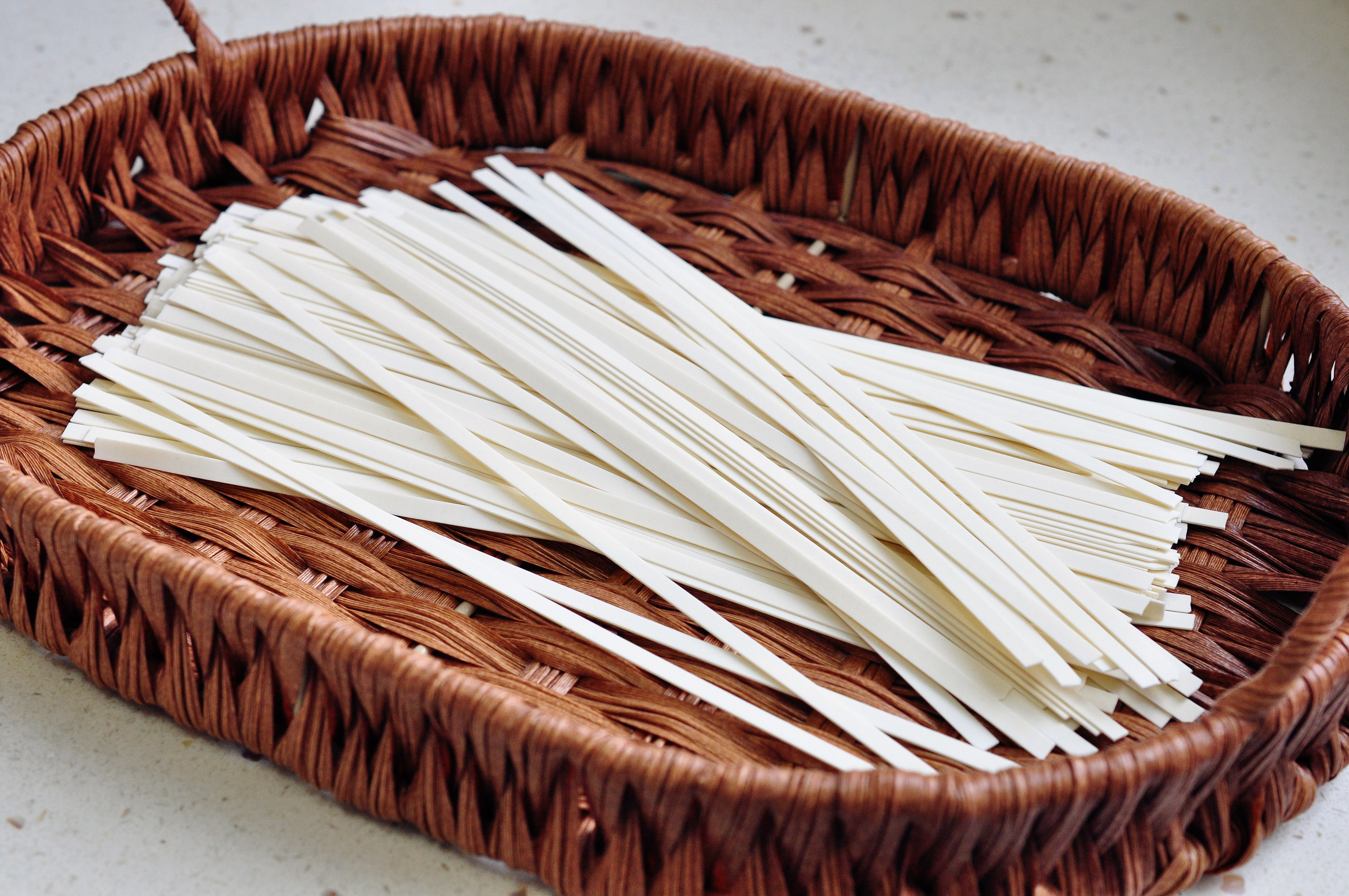 煮面条开水下锅还是冷水下锅,煮面条应该开水下锅还是冷水下锅