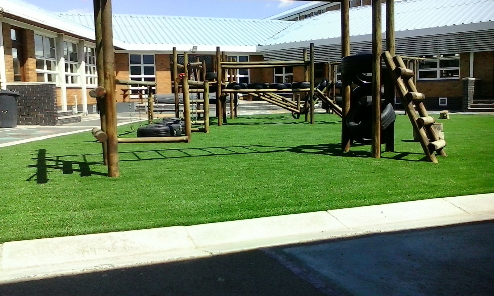 湖南新国标人造草坪施工,人造草坪国标