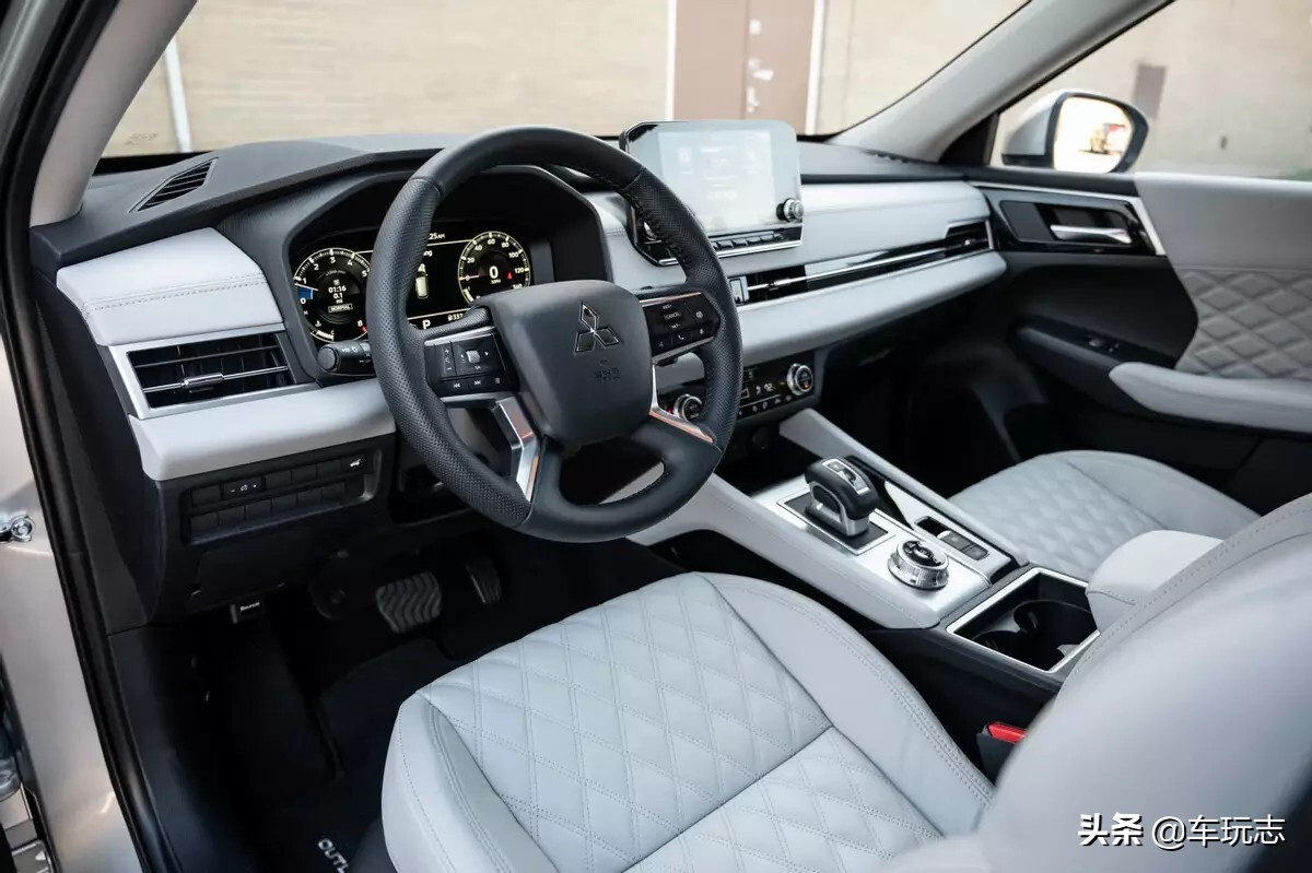 2021款三菱欧蓝德改款后,2020款三菱欧蓝德有哪些改变