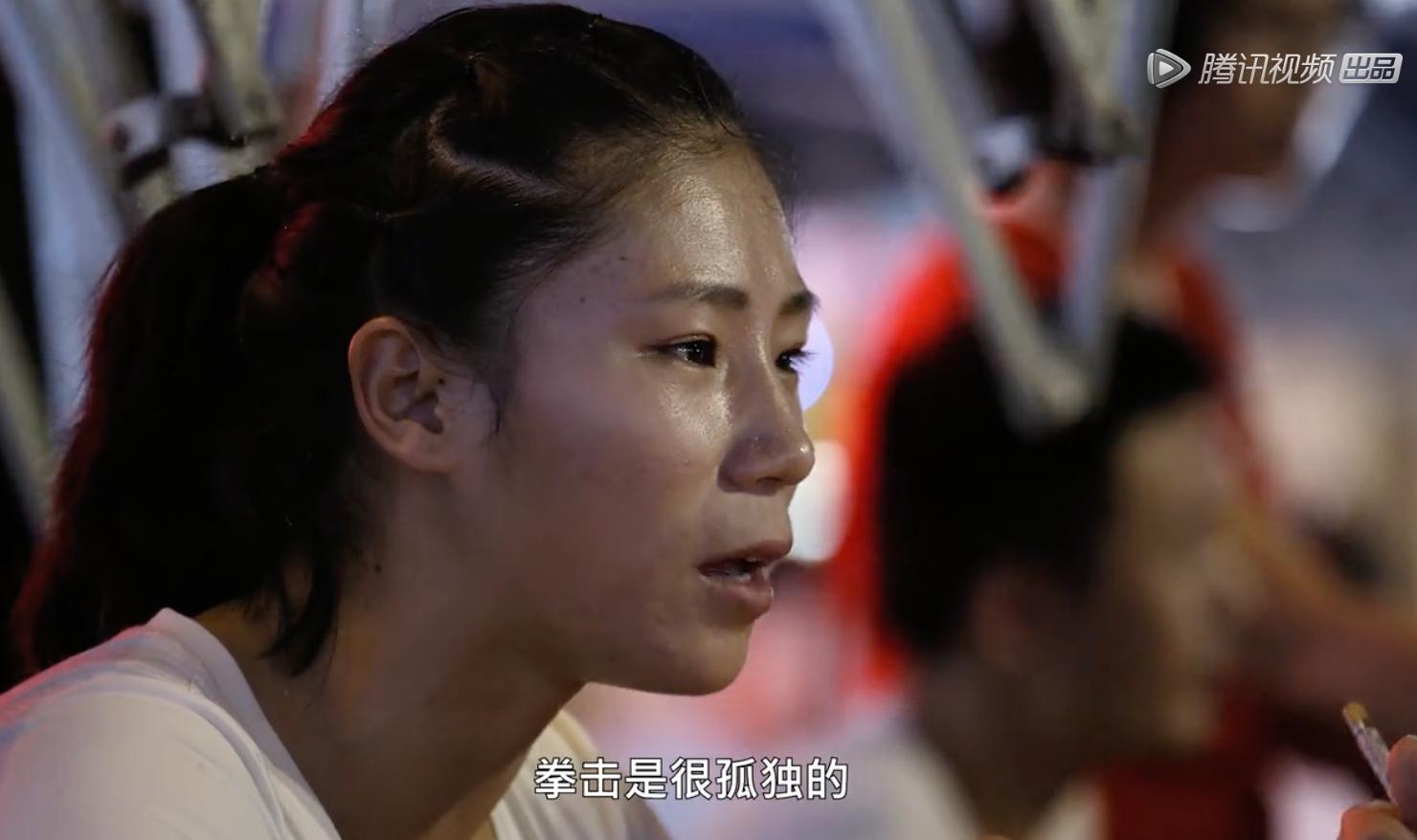 因为家里穷很自卑一直很懂事,家里很穷却又无忧无虑