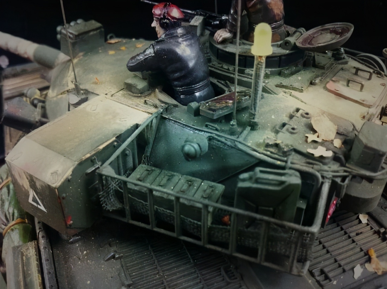 如何做一辆逼真的坦克模型？这些步骤必不可少，连餐巾纸都有奇效