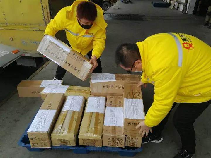 不缺“秋裤”！大连直达武汉，物资补给没问题