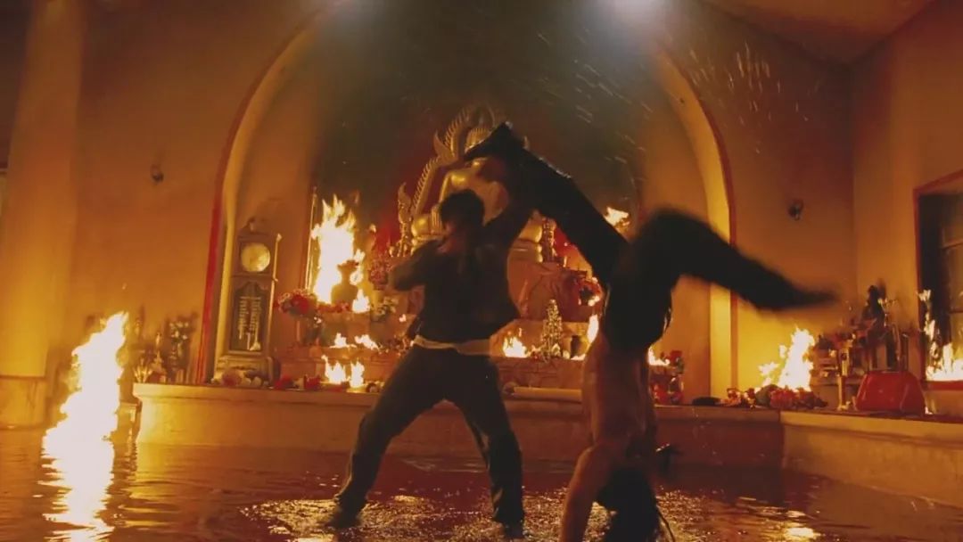 李连杰成龙真实打斗片段,经典武侠李连杰打斗片段