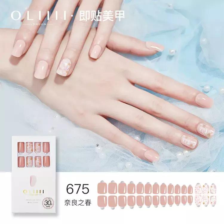 适合黄皮学生党做的新年美甲,粉色猪猪透色美甲