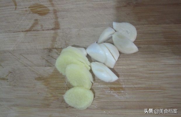 大厨教我红烧带鱼家常做法,厨师长教你红烧带鱼的家常做法