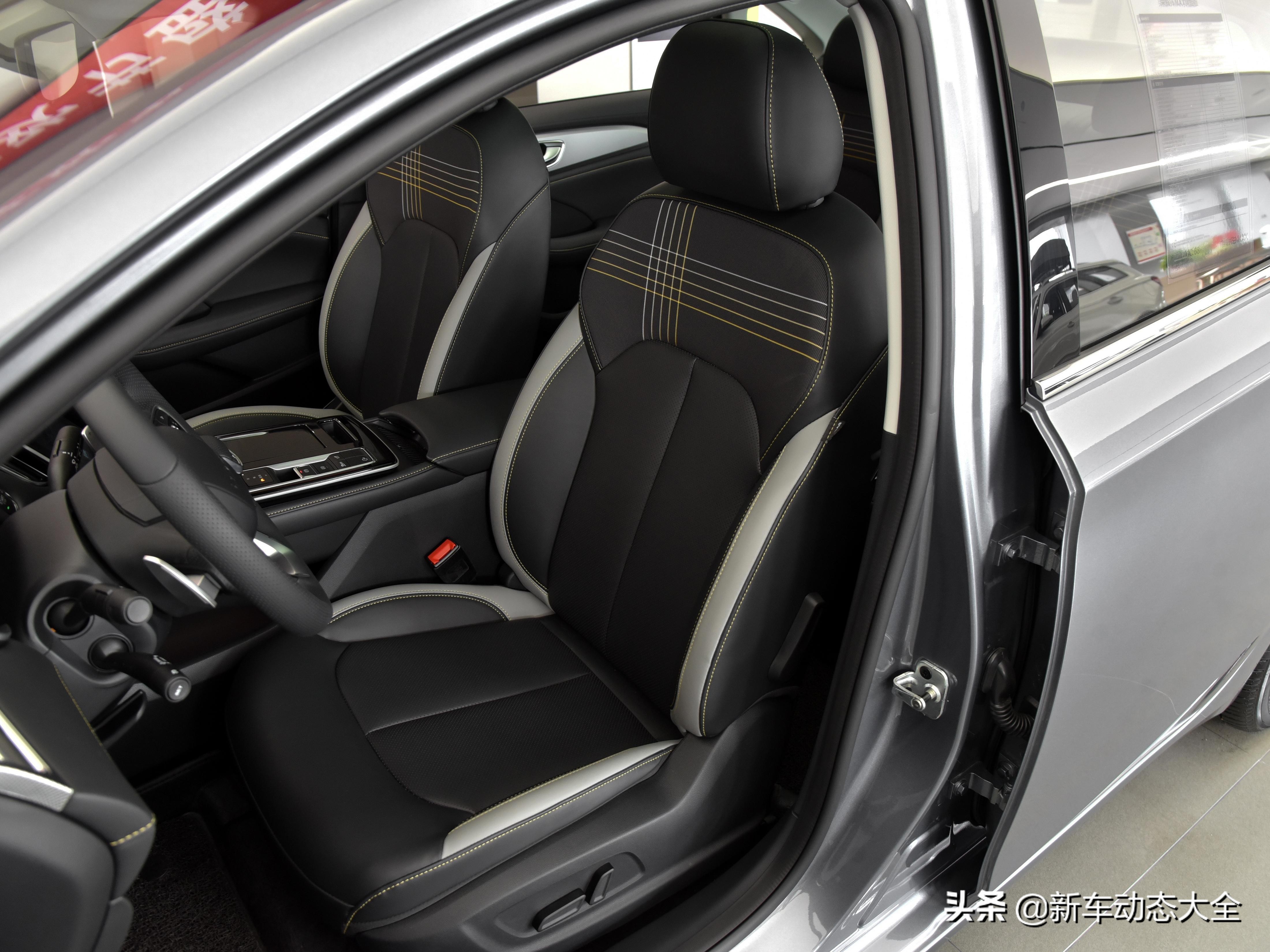 高颜值大空间配置好荣威i6maxev,大空间的a级车怎么选