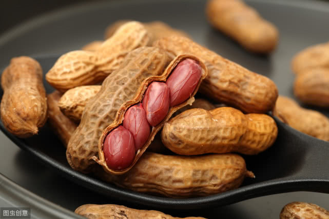 中医：感冒、咳嗽、鼻炎常犯，十有八九肺气不足，吃这2样可改善