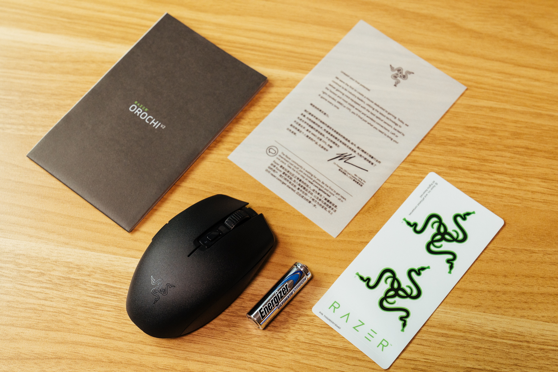 razer雷蛇毒蝰终极版轻量无线鼠标,razer八岐大蛇v2无线鼠标评测