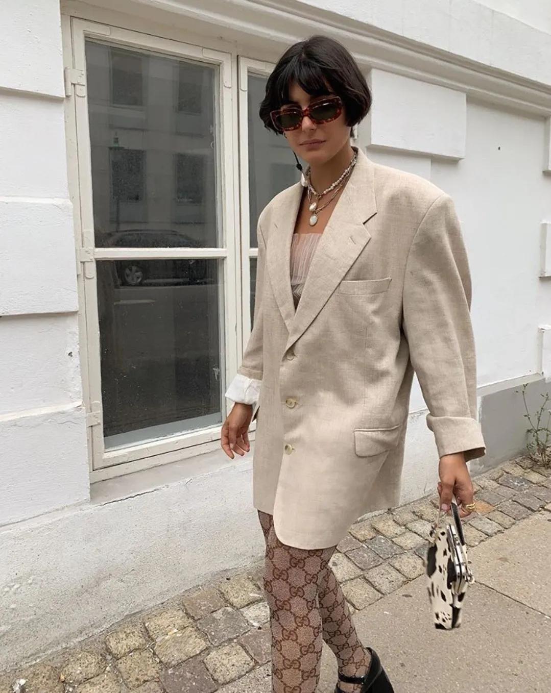 一套西装又正式又休闲,30-35岁女性春季穿搭西装
