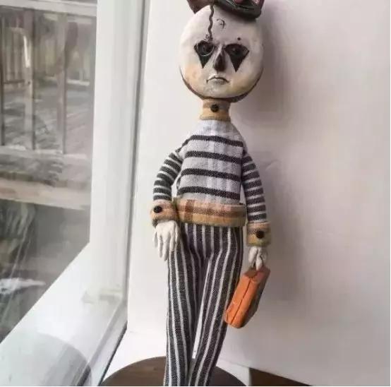 12岁男孩用捡来的破烂，亲手打造出一个暗黑王国，…