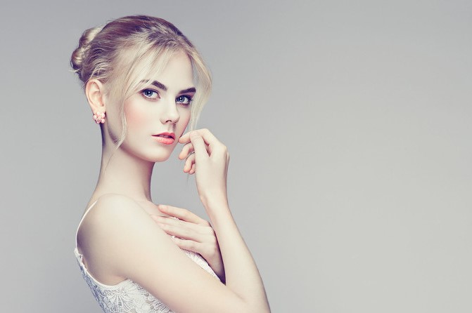 让脸变胖的最佳动作,4个动作让脸变年轻