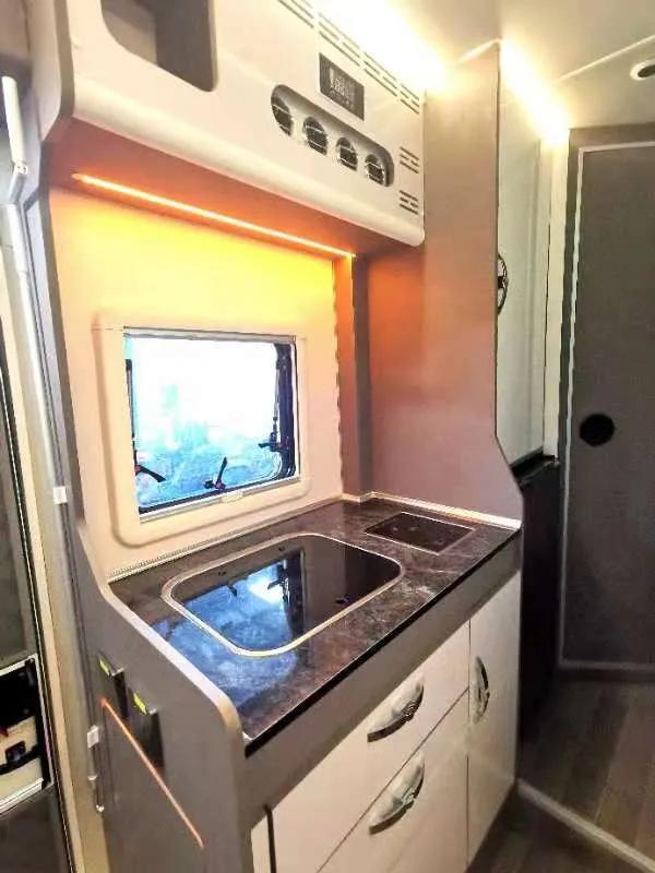 最新款国产依维柯房车,匠心房车