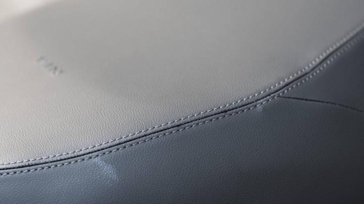 大灯炫酷有型,九号e100大灯效果