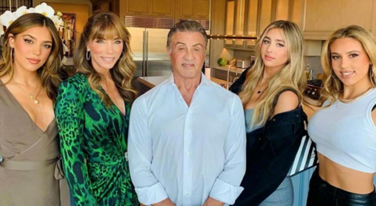 史泰龙在敢死队3里戴的手表,史泰龙敢死队4同款戒指