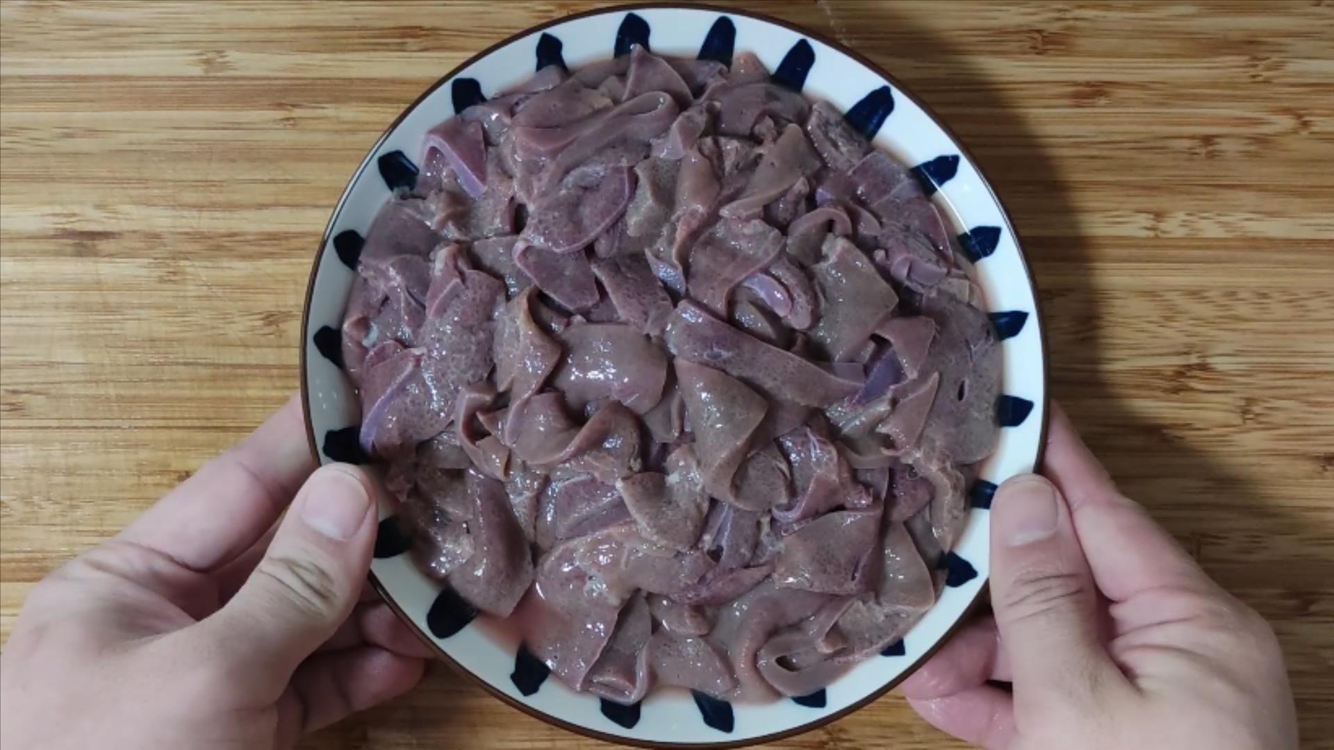 猪肝怎样去除毒素,猪肝怎么样去除腥味又滑嫩