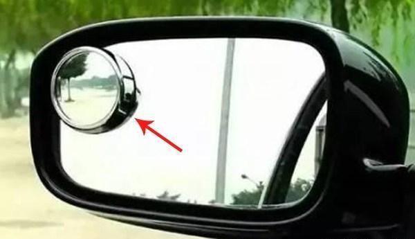 汽车后视镜小圆镜有用吗,后视镜上安装小圆镜方法