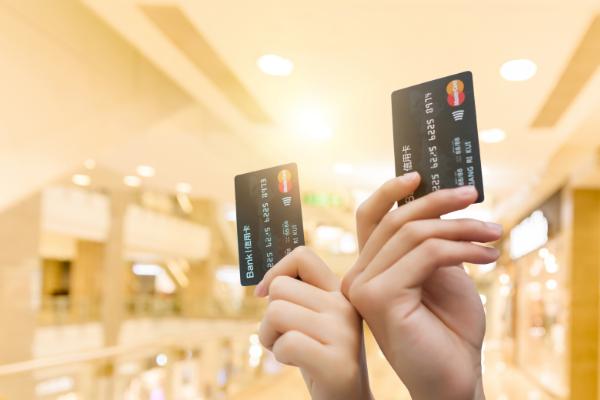 高端信用卡有必要吗,一般普通人信用卡总授信额度