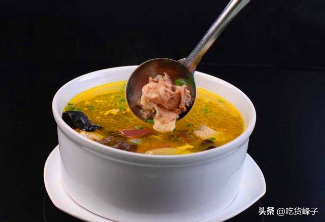 鸡汤焯水的正确做法,煲整只鸡汤之前要不要把鸡焯水