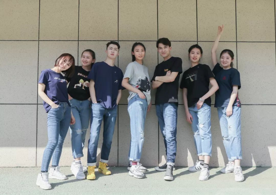 满满回忆杀的礼物,满满的回忆杀背面完整版