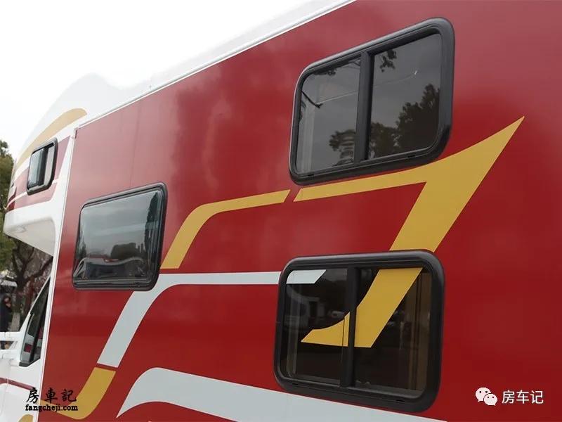 隆翠凯歌双拓展房车,隆翠房车凯歌c620中国红