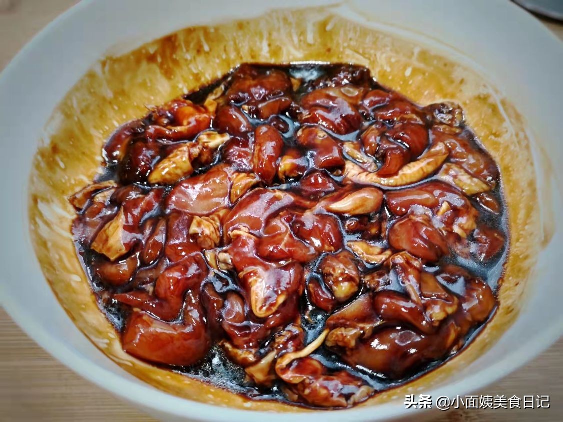 香芋豆豉蒸滑鸡,粉糯香浓超好吃的芋头蒸鸡