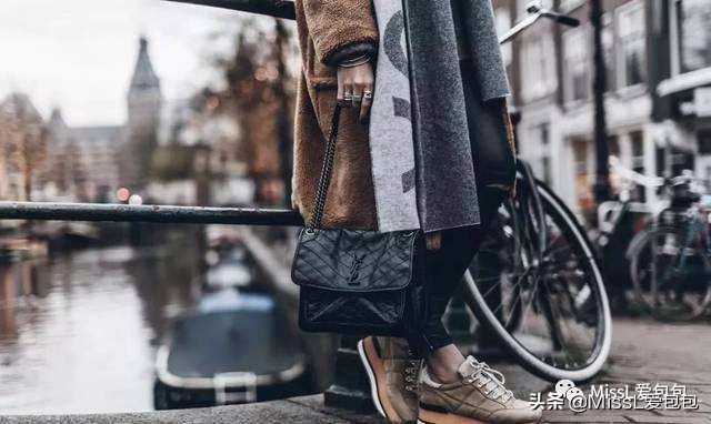 母亲节给妈妈做什么样的包包,母亲节该送什么样的包包