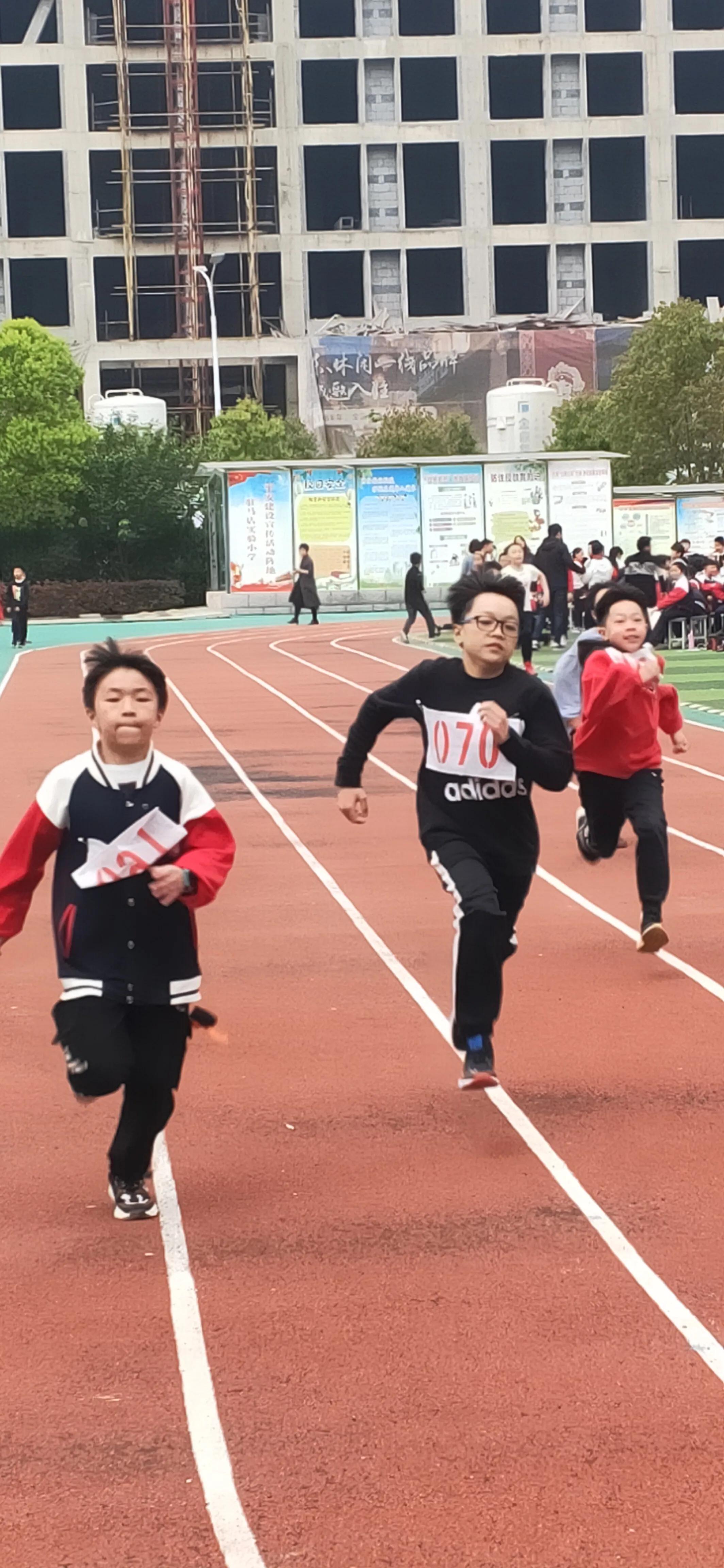 快乐运动健康成长学生感悟,快乐运动健康生活趣味运动会