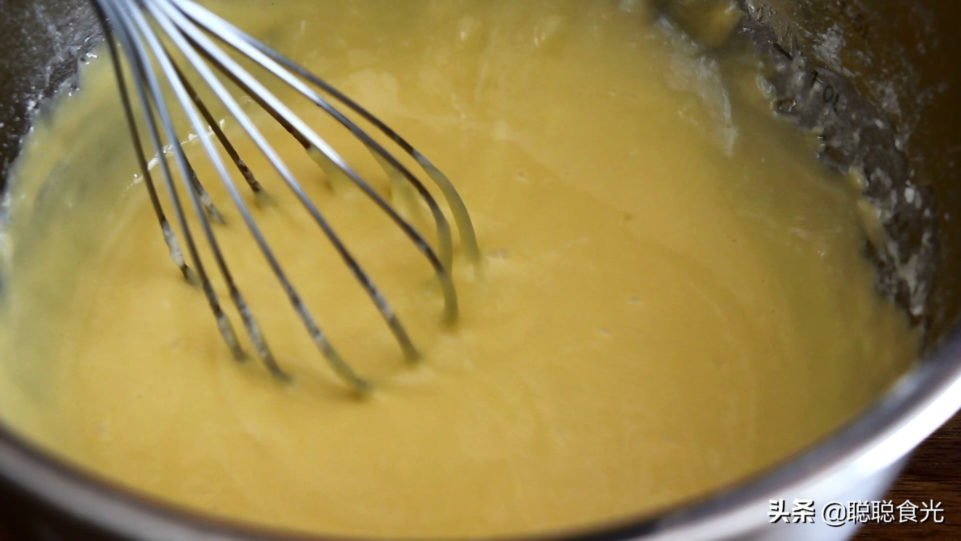 电饭锅煮蛋糕不用打蛋器蓬松不,为什么我做的电饭锅蛋糕不够蓬松