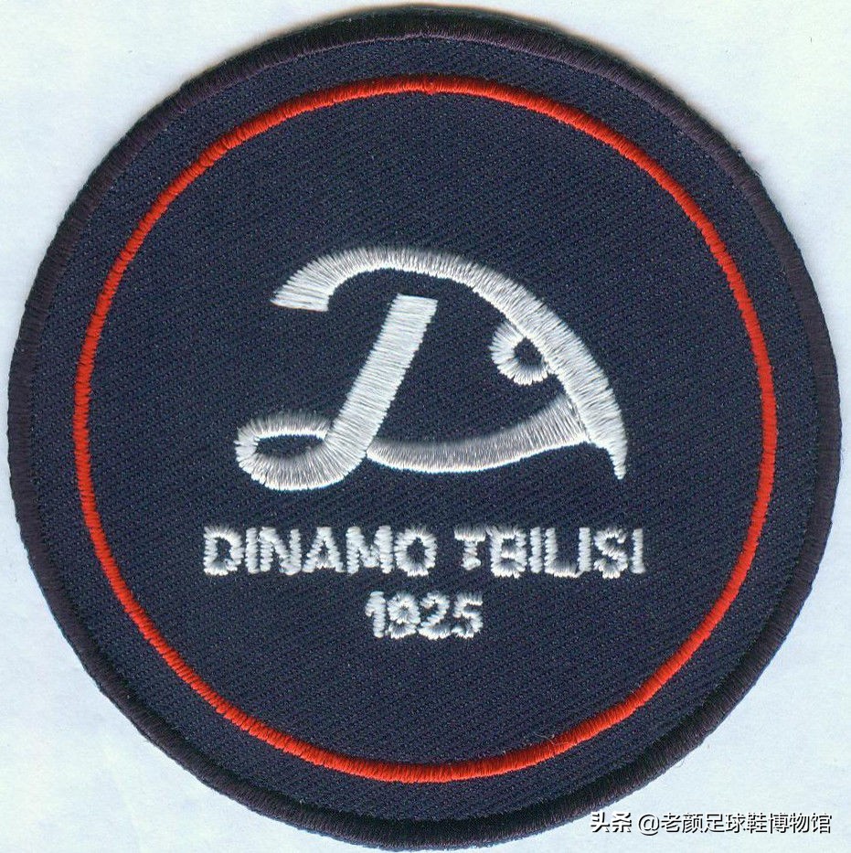 1600万欧的米兰左后卫，被伊布弄的身败名裂，退役半年当选副总理