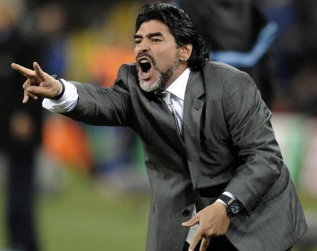 马拉多纳为什么被称为上帝,马拉多纳为什么称为英雄