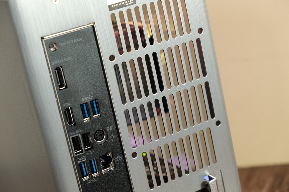 b560m主板支持pcie4.0固态,3500x配b550支持pcie4.0吗