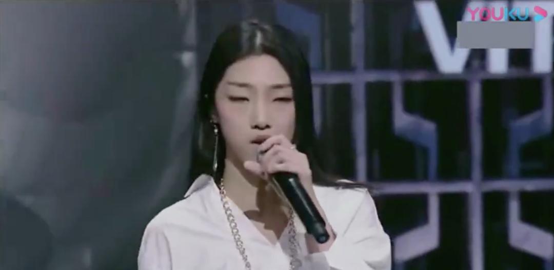 “你长得这么丑，竟然还想红？”关！你！屁！事