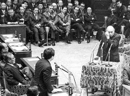 日本首相田中角荣表现,日本首相田中角荣简历