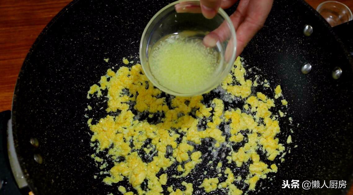 姜葱螃蟹的简单做法窍门,螃蟹和鸡蛋怎么做好吃