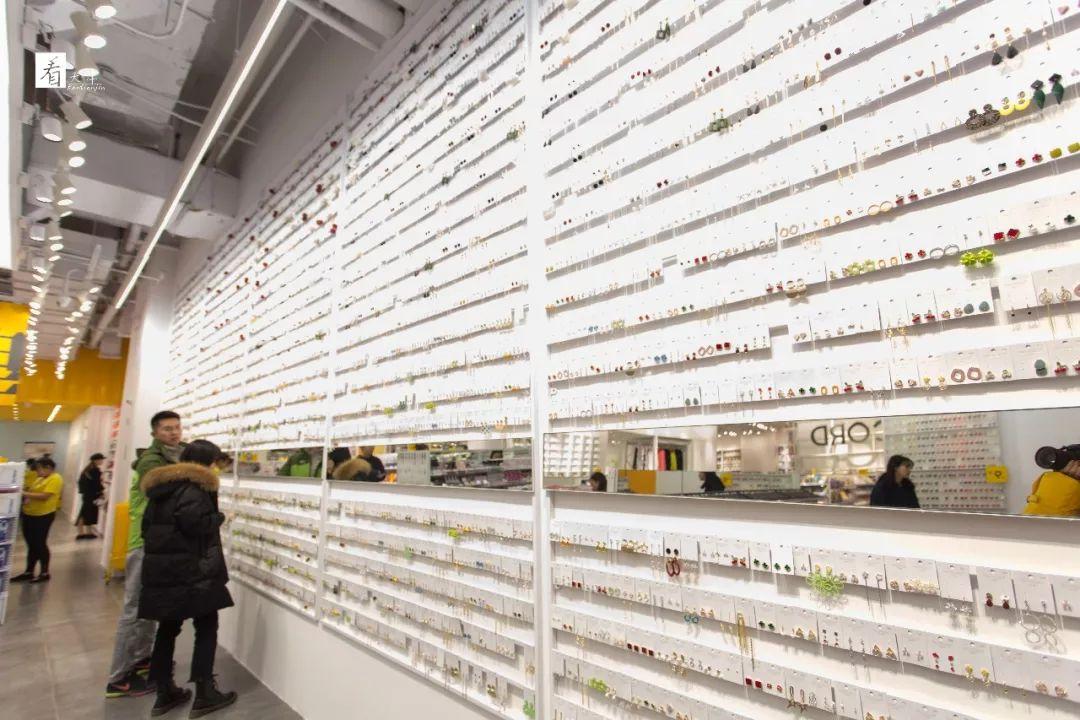 壕占800㎡+的KKV落户天津，「集装箱」式淘货圣地，逛到停不下来