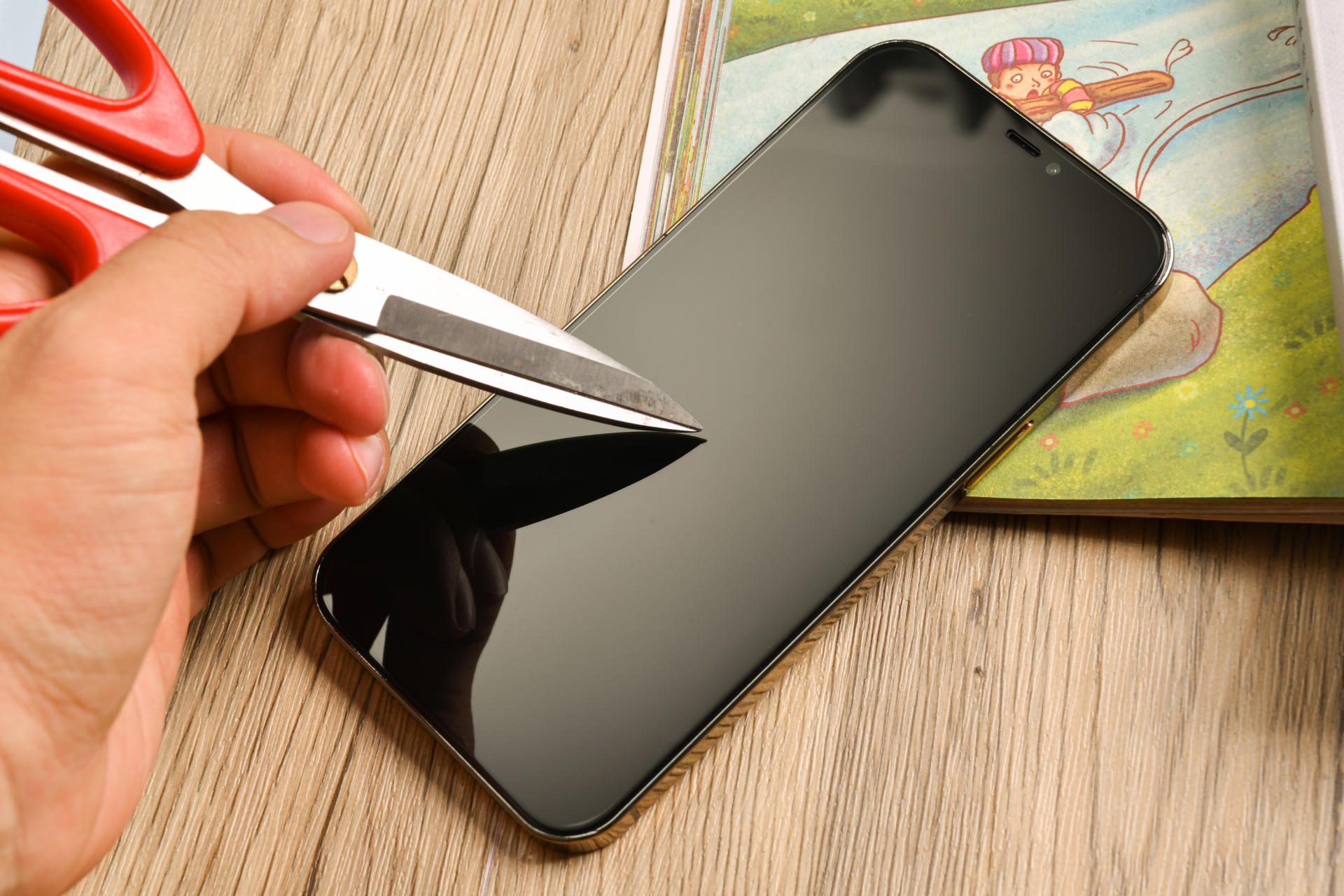 手机绿膜和蓝光膜哪个好,平板绿膜和防蓝光哪个好