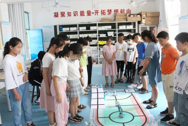 太嗨了！十足趣味+七彩梦想=百分快乐！