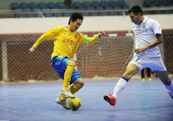 杨都小传丨从野球场涅槃重生，为五人制倾尽心血