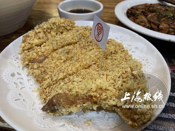 上海最好吃的辣酱油炸猪排,上海特色炸猪排辣酱油是标配