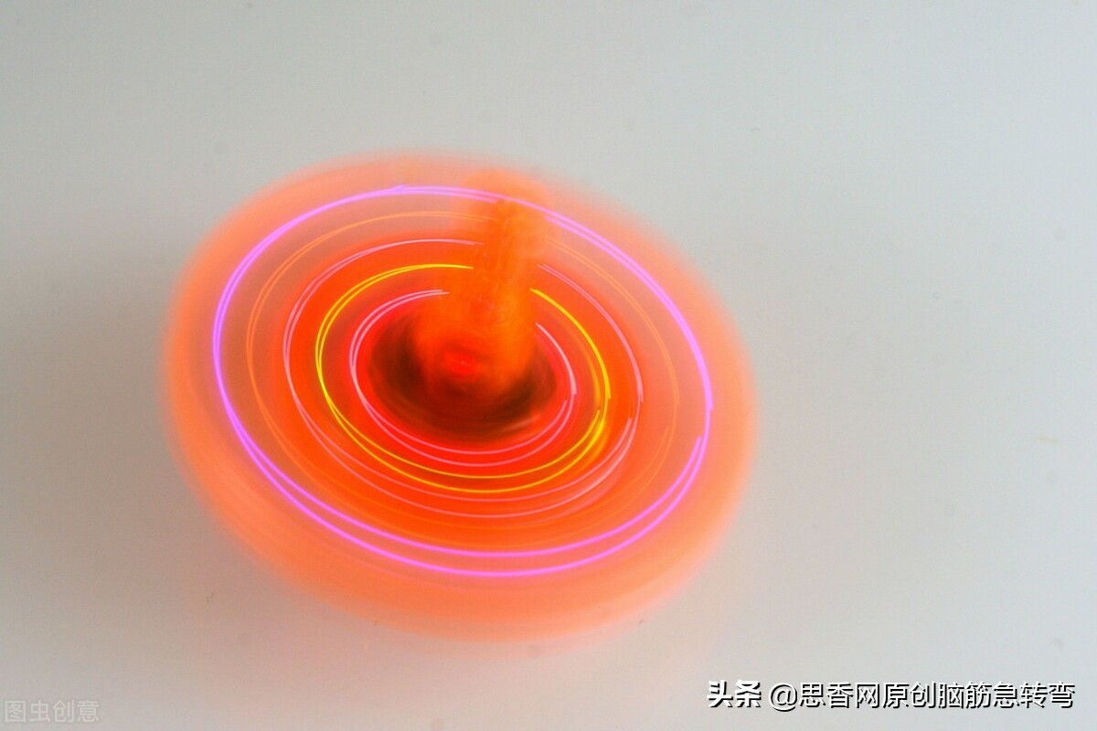 圆滚滚，滚滚圆，生来爱在地上转，遭脚踢，被头顶（打一物）