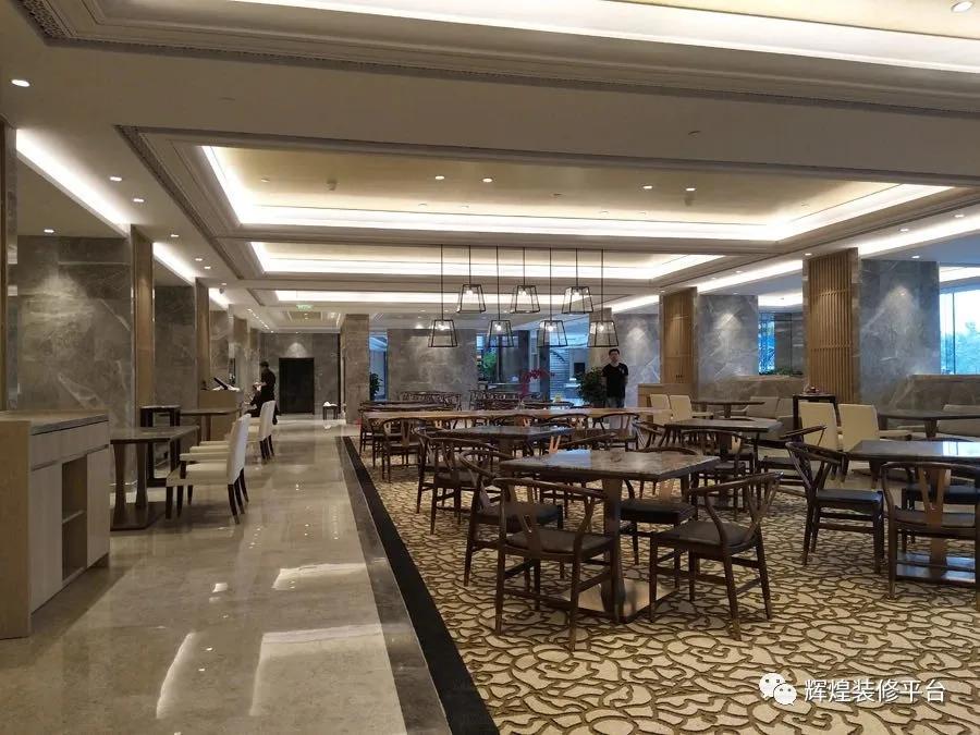 在这不平凡的一年、辉煌集团斩获装饰百强及多项荣誉