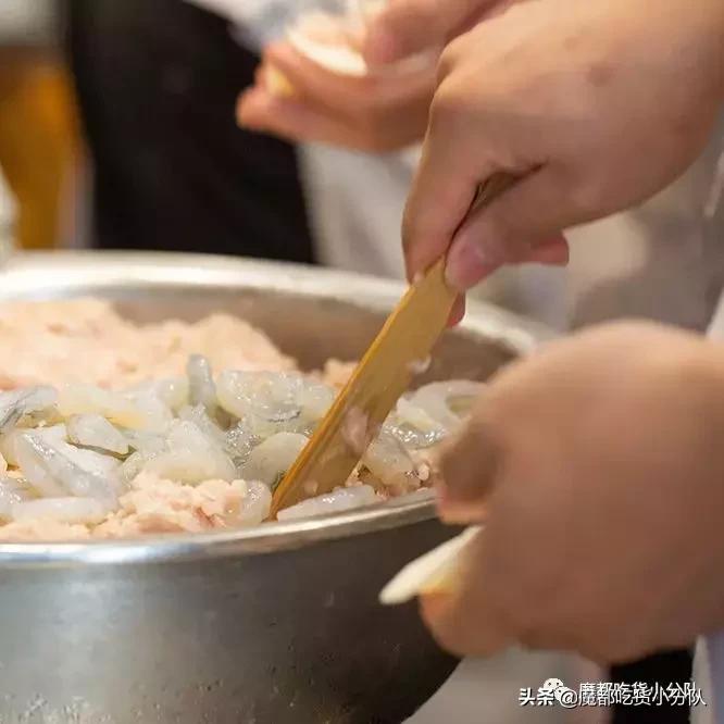 20骞村墠涓婃捣璺竟灏忓悆,浜屽崄骞村墠鐨勪笂娴风編椋熻