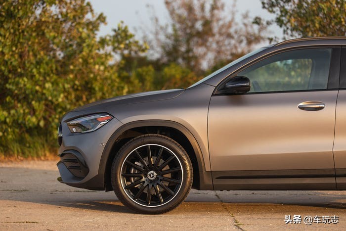 奔驰glasuv2024款试驾评测,2019奔驰gla250suv价格