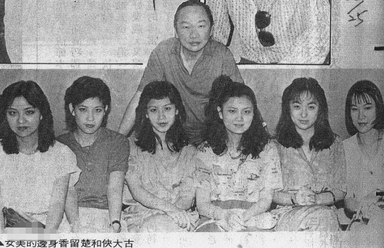 *情纵**声色的古龙，在痛饮一瓶XO后吐血两盆，彻底陷入昏迷