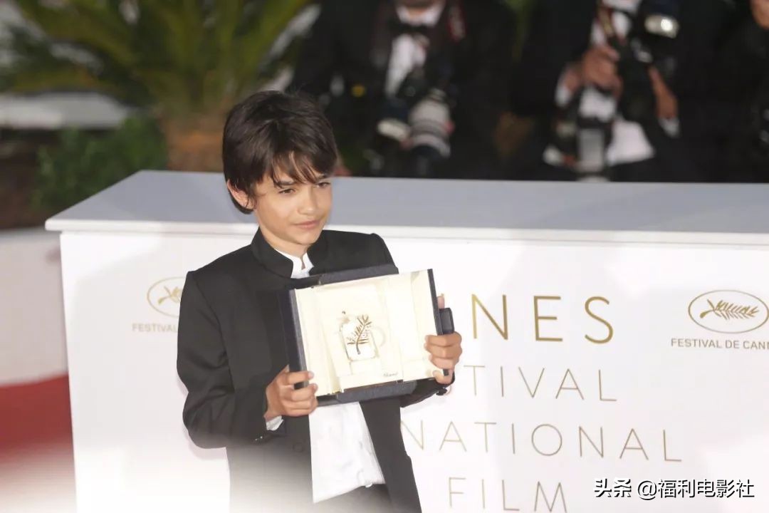 票房却破十亿的电影,票房破百亿人民币的电影