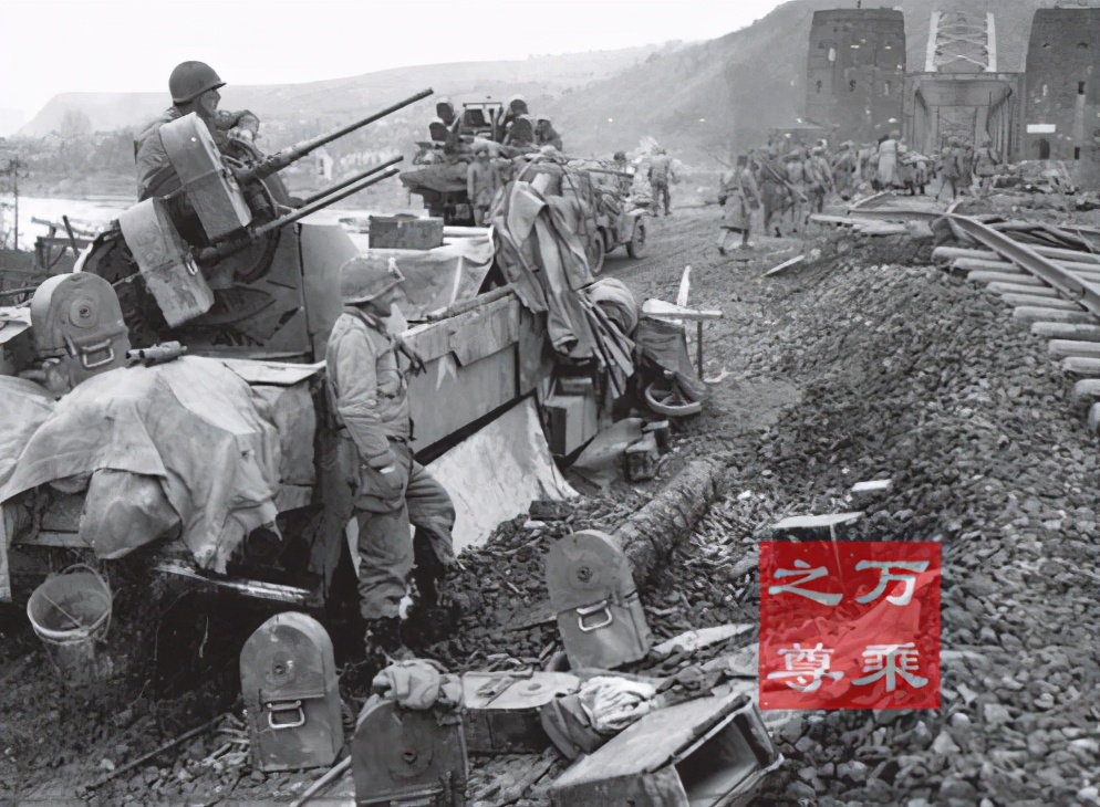 m2机枪打日军碉堡,m2机枪为什么不被淘汰