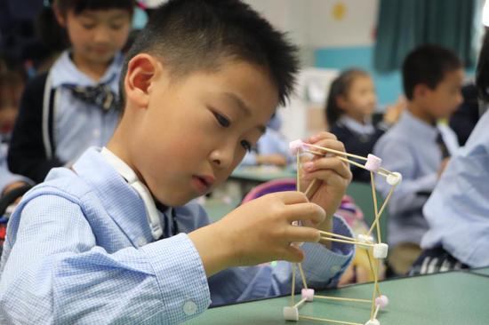 当“英伦范”遇上“川味儿”看成都万汇学校如何待客