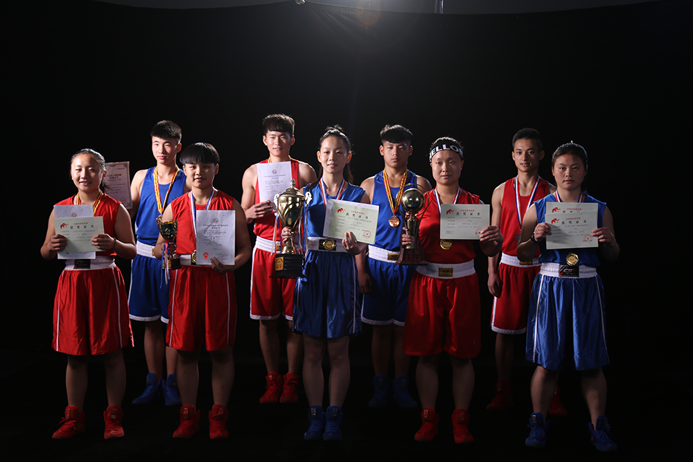 回首往昔展望未来,回首往昔展望今朝