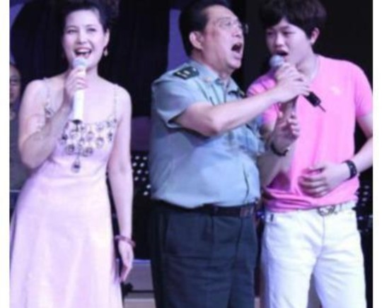 1990年梦鸽为何嫁大27岁李双江?30年来他俩幸福吗?