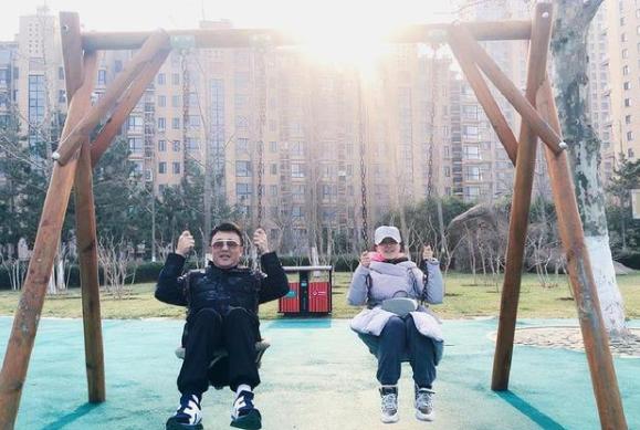 乒乓运动员王楠现在状况,世界冠军王楠患癌后丈夫不离不弃